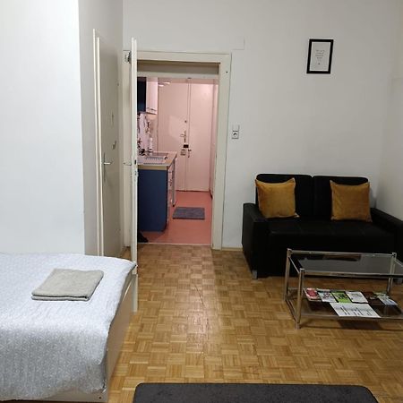Wohnung In Der Naehe Wiener Stadthalle Und Zentrum 9 Eksteriør bilde